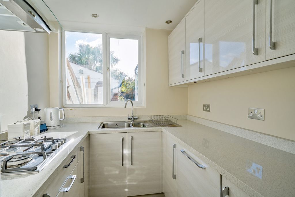 Property photo 2 of 16 Kitchen