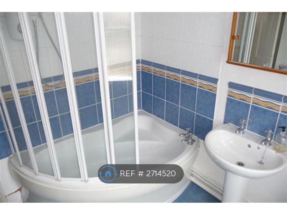 Property photo 3 of 6 Bath