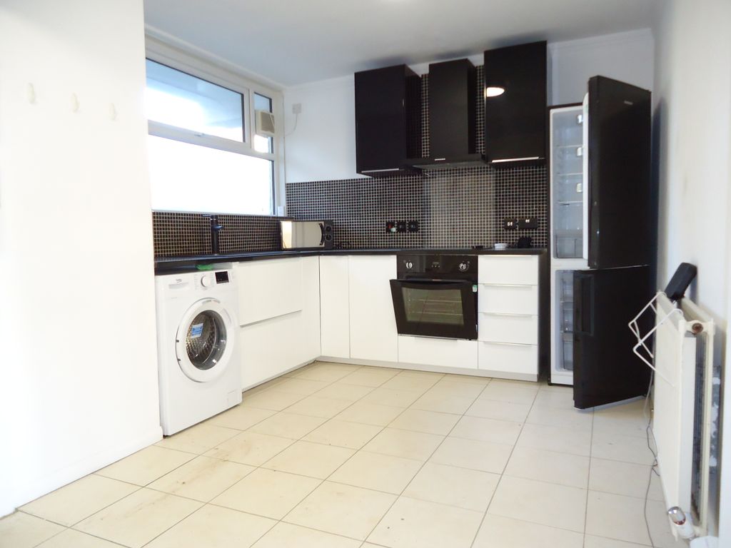 Property photo 2 of 11 Kitchen/Diner