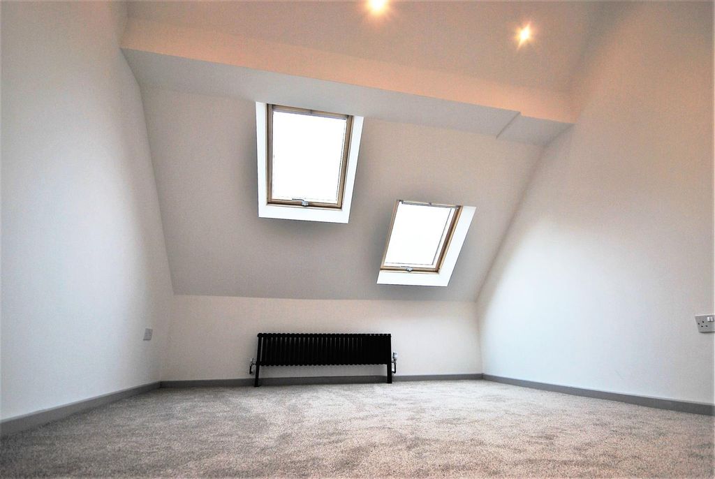 Property photo 3 of 10 Flat 6 (11).Jpg