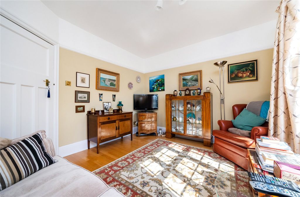 Property photo 3 of 17 Picture No. 25