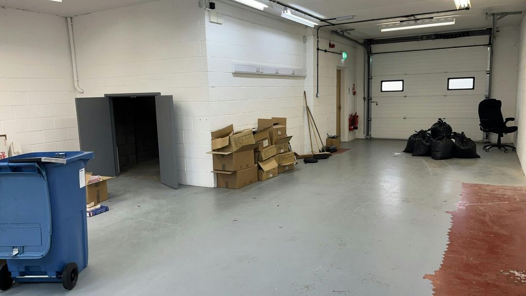 Property photo 3 of 10 80ce4776-7Ebd-4E88-A0Bc-0Cb37c00B44B.Jpg