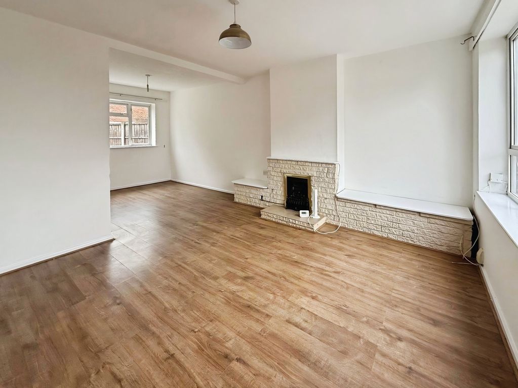 Property photo 3 of 12 Photo 1