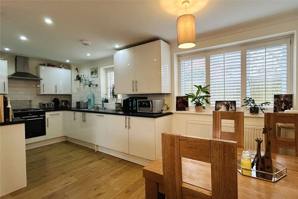 Property photo 3 of 11 Picture No. 06