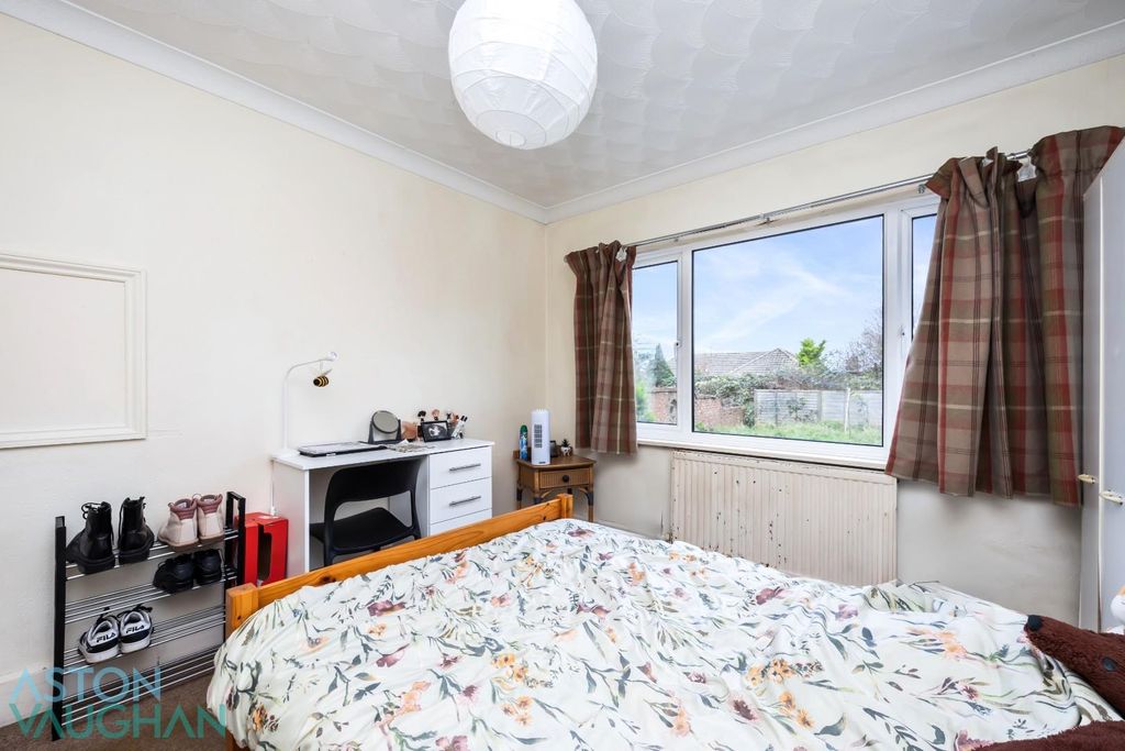 Property photo 2 of 10 Eastbourne Road, 006.Jpg