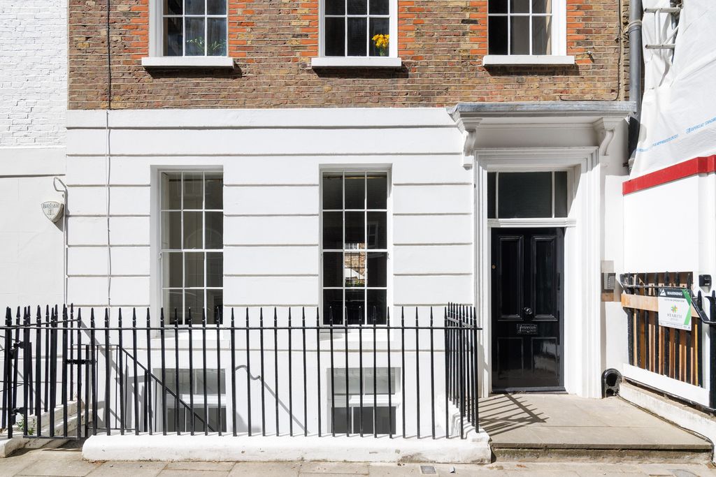 Property photo 2 of 35 288586 - Oldgloucesterstreetlondon-Jsouteyrat-1891.Jpg