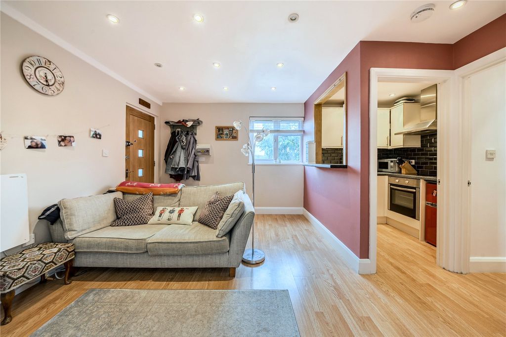 Property photo 1 of 9 Living Area