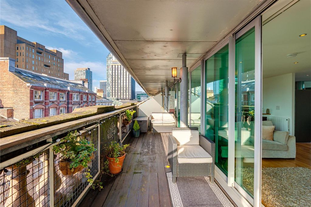 Property photo 3 of 30