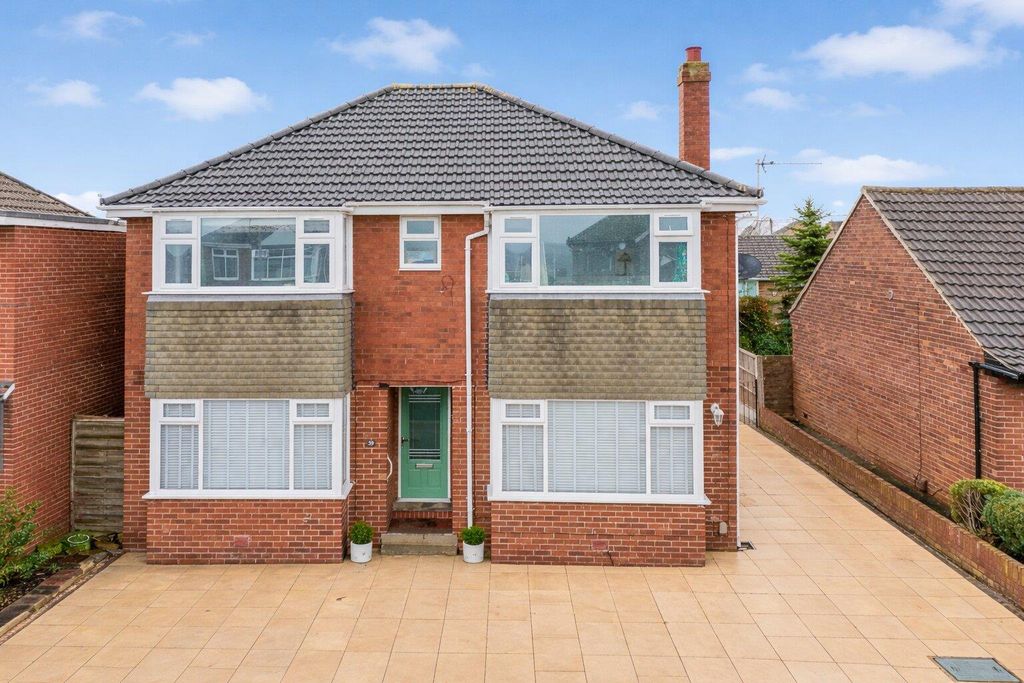 Property photo 1 of 19