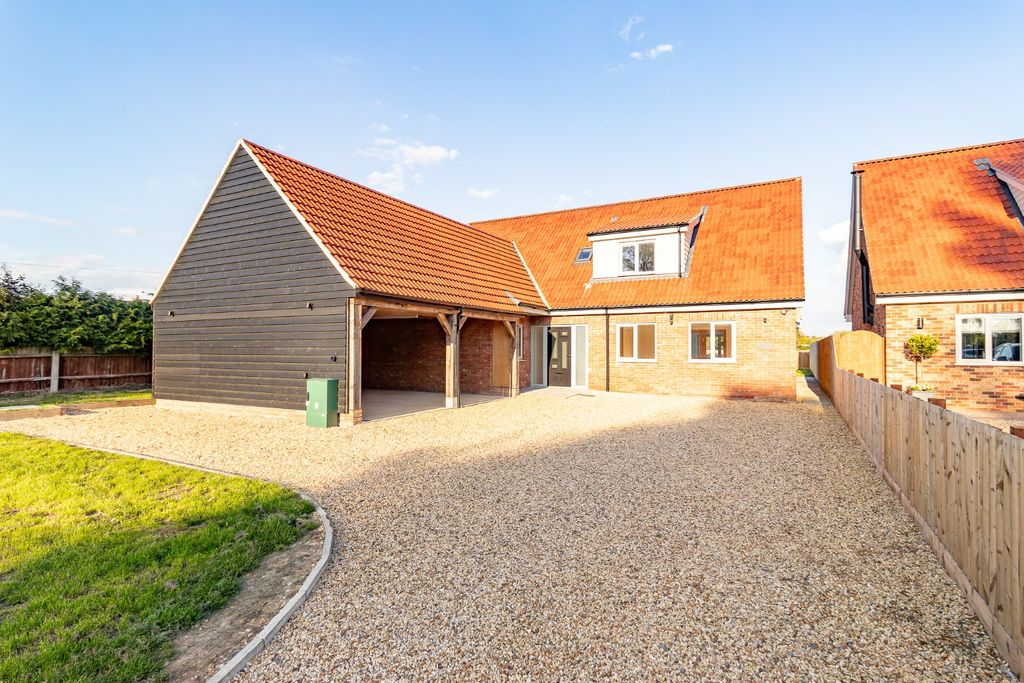 Property photo 1 of 44 5556360
