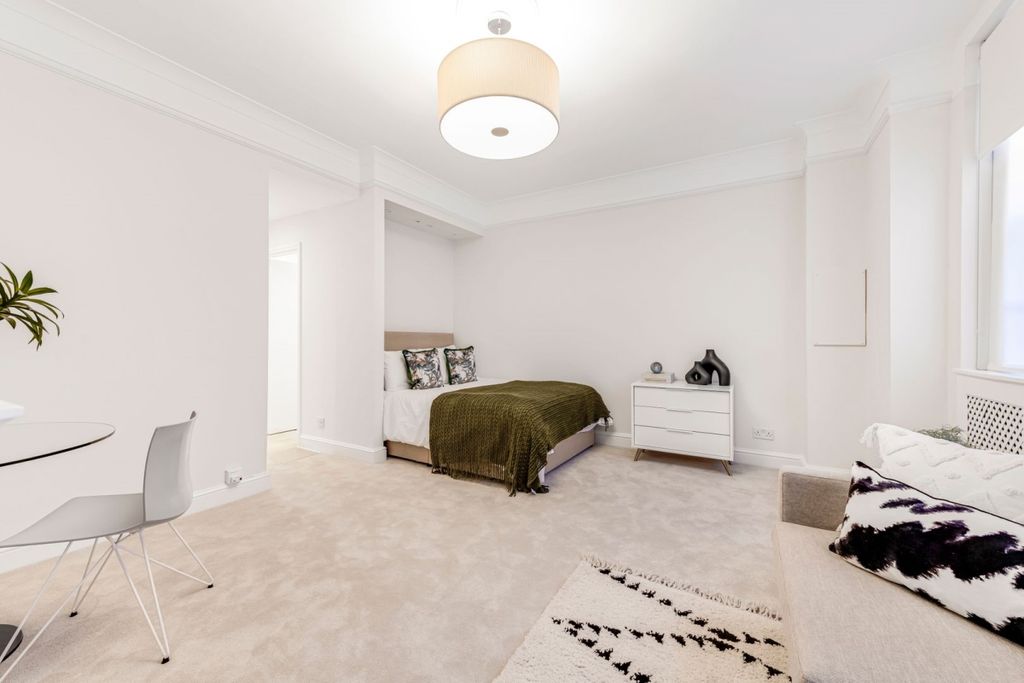 Property photo 3 of 7 01 Flat 47, Goodw...