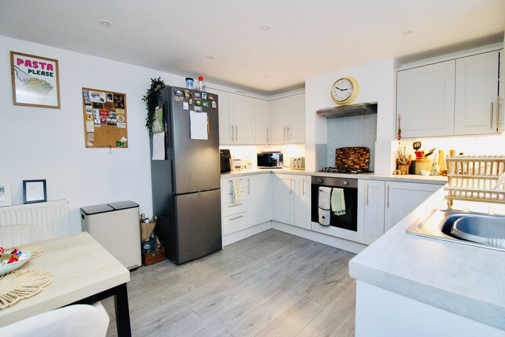 Property photo 2 of 13 Kitchen