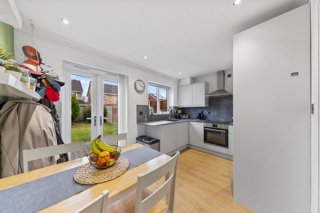 Property photo 3 of 18