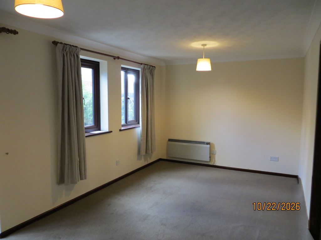 Property photo 2 of 10 Living Room