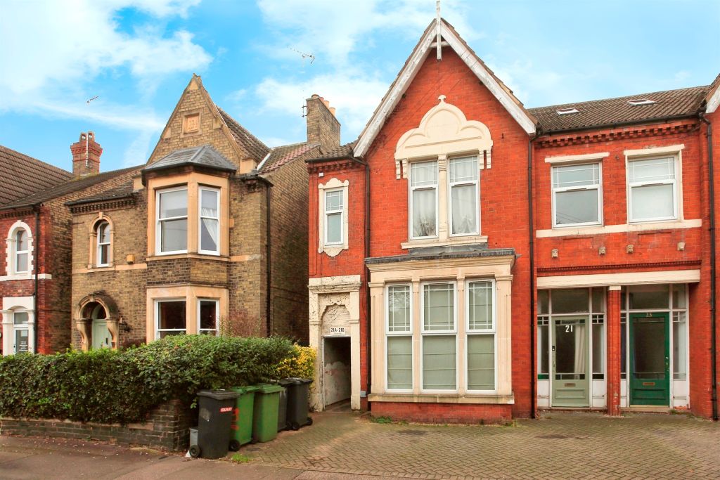 Property photo 2 of 17