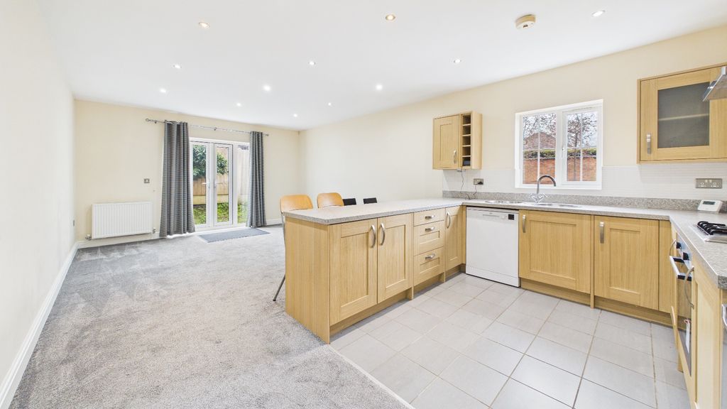 Property photo 3 of 21 3980768