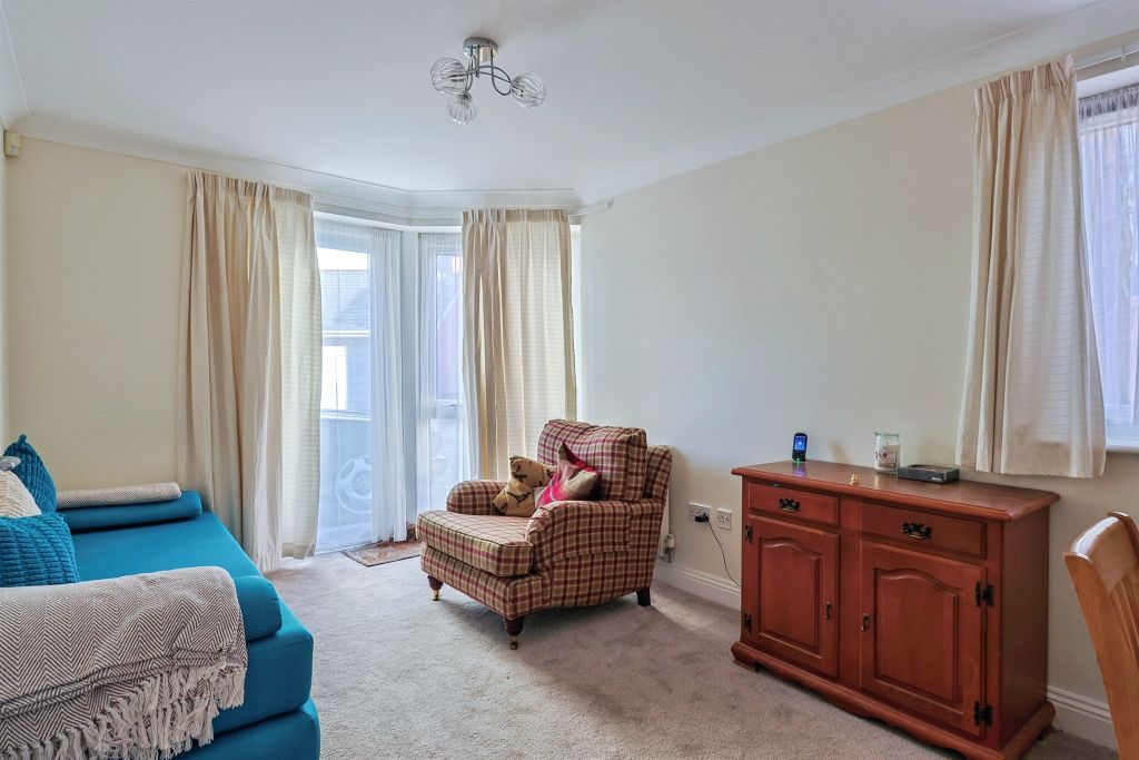 Property photo 3 of 12