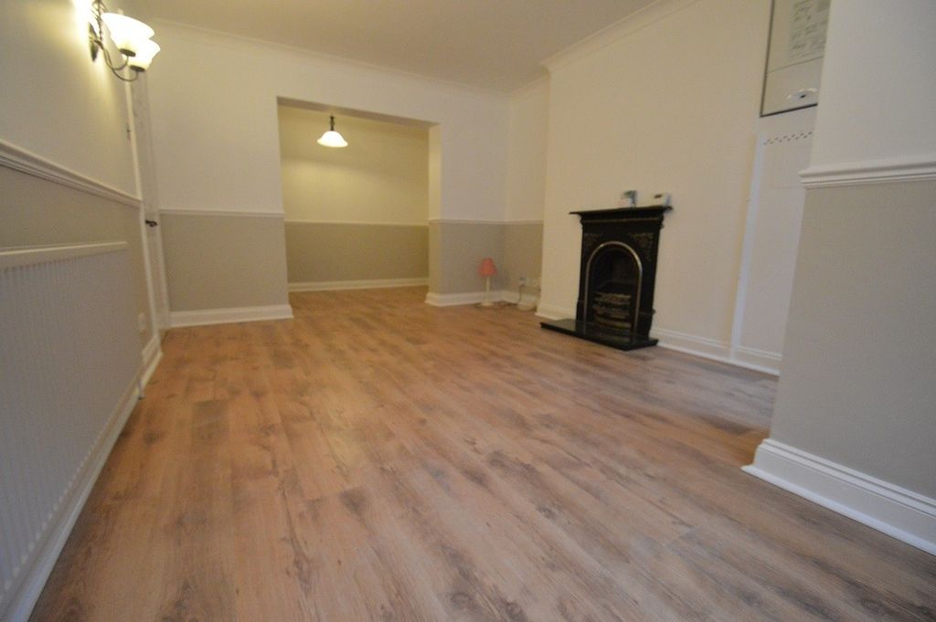 Property photo 3 of 10 Lounge