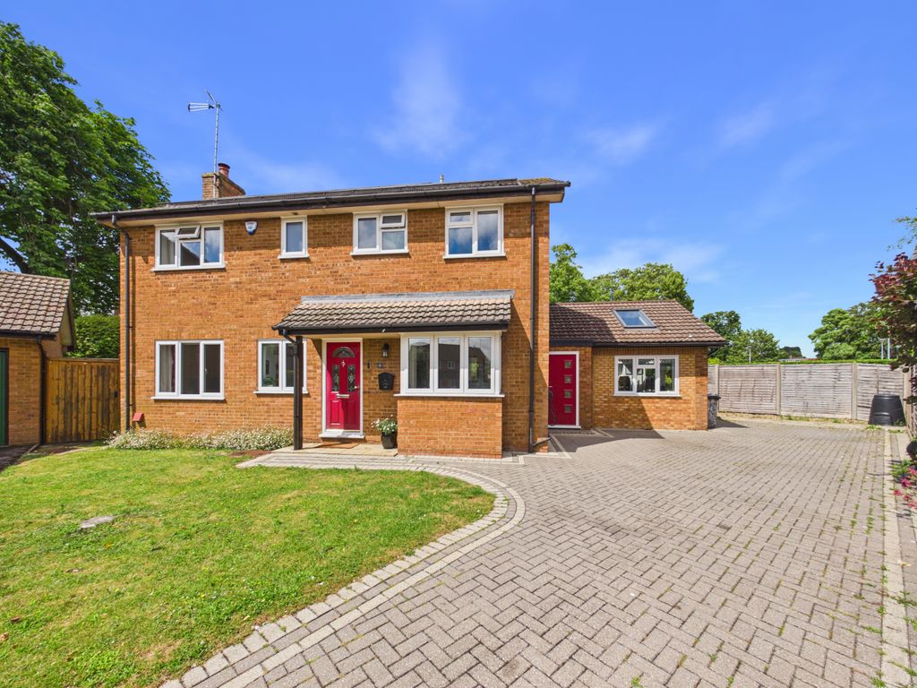 Property photo 1 of 21 Cam01354G0-Pr0728-Still021