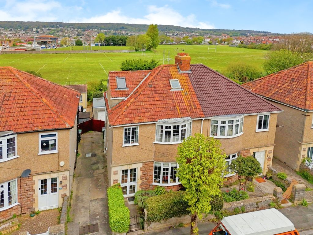 Property photo 1 of 31