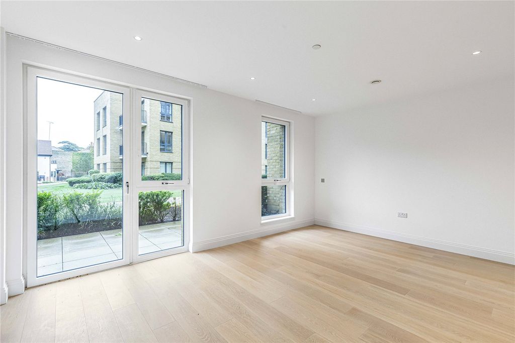 Property photo 2 of 8 Picture No. 01