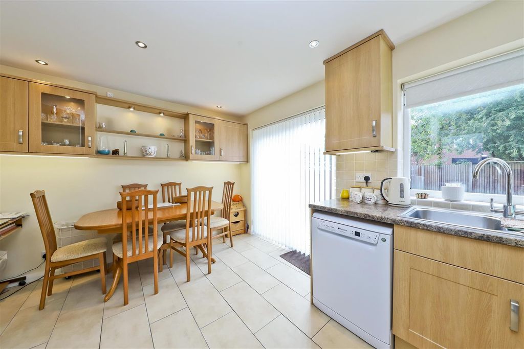 Property photo 3 of 15 Kitchen / Dining Room