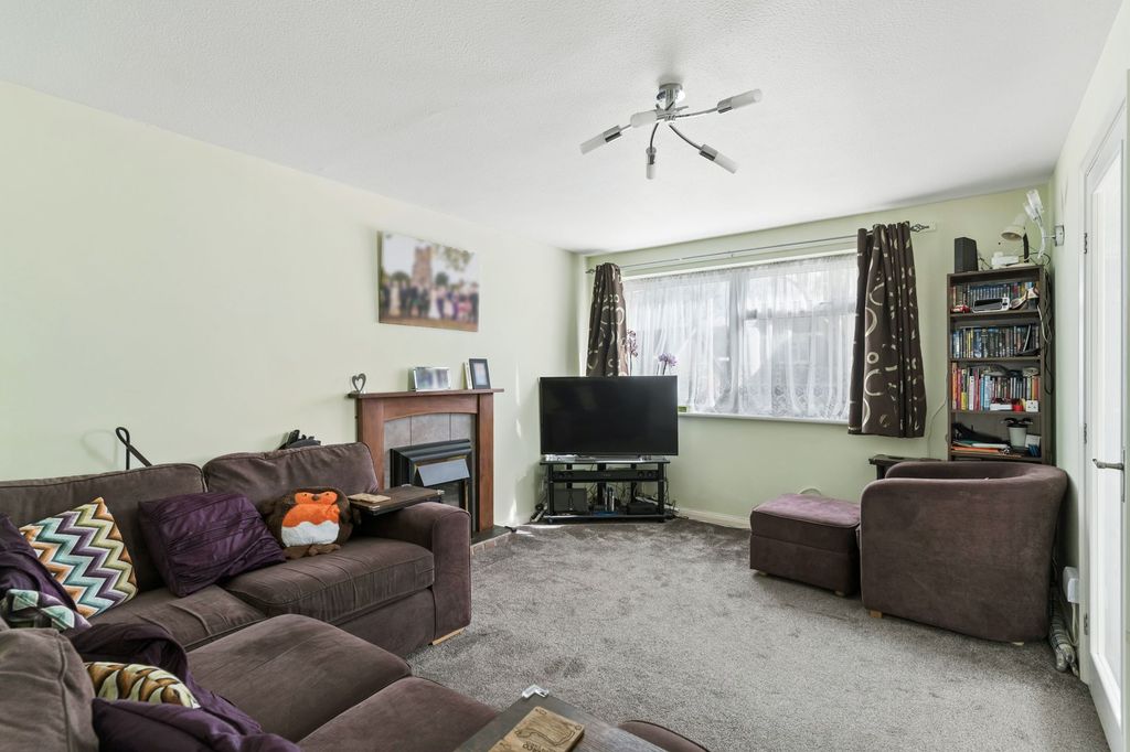 Property photo 3 of 20