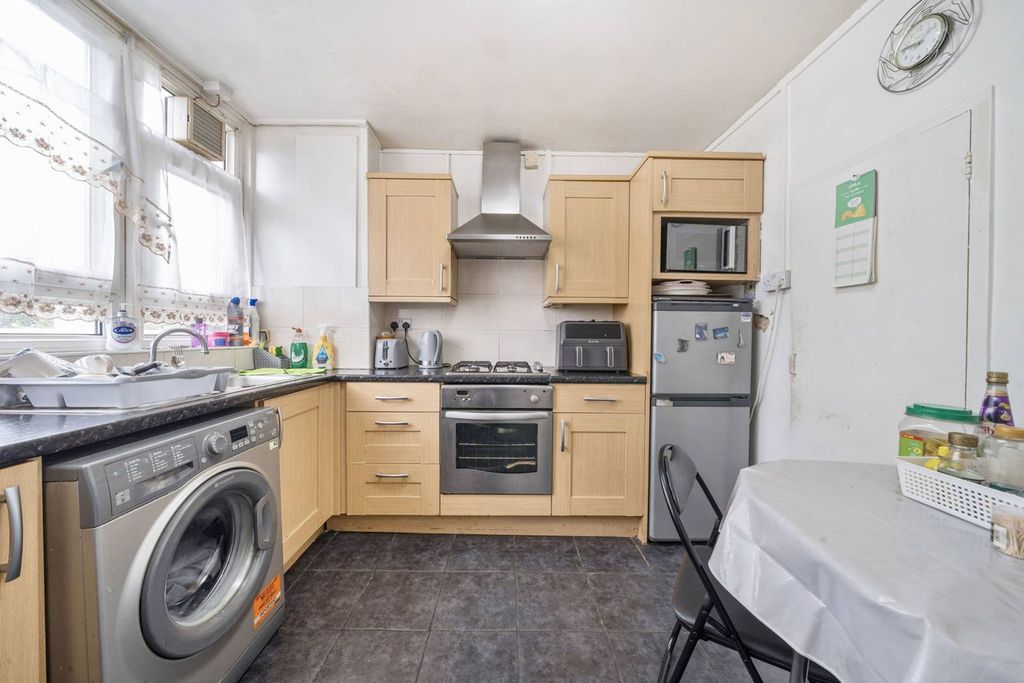 Property photo 3 of 11