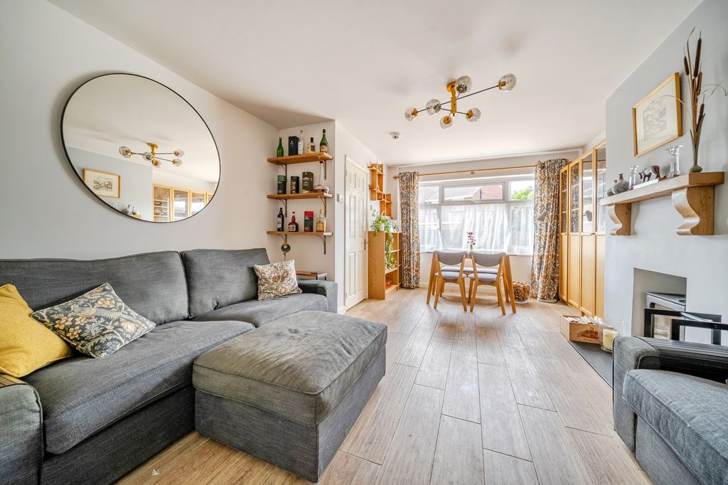 Property photo 2 of 18