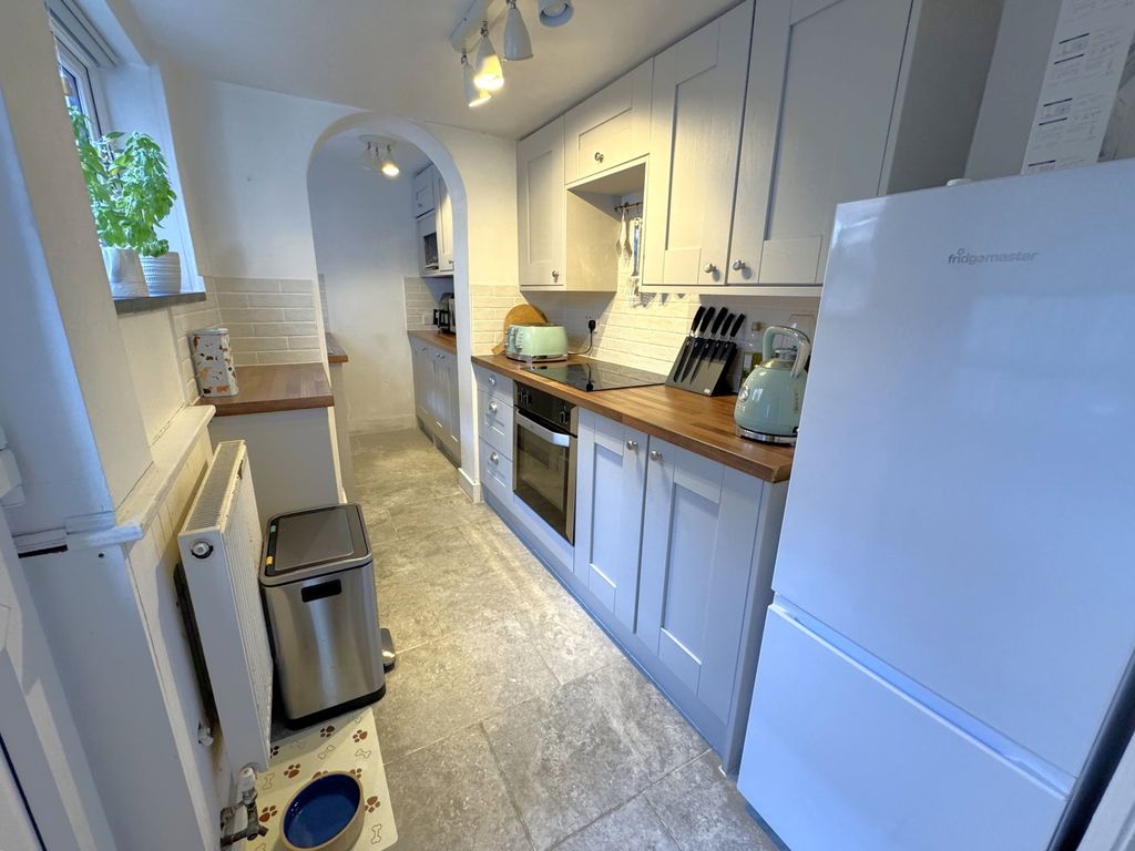 Property photo 3 of 8