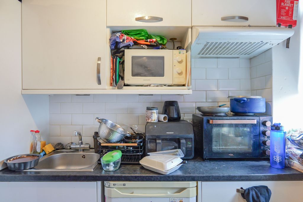 Property photo 2 of 40