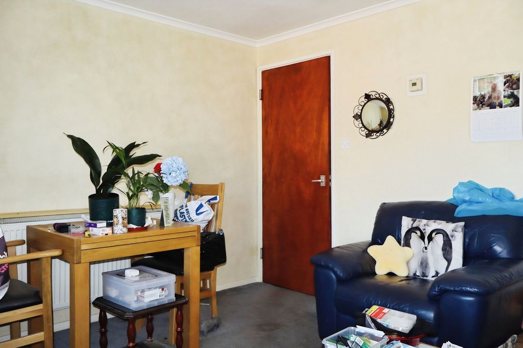 Property photo 3 of 8 1000000751