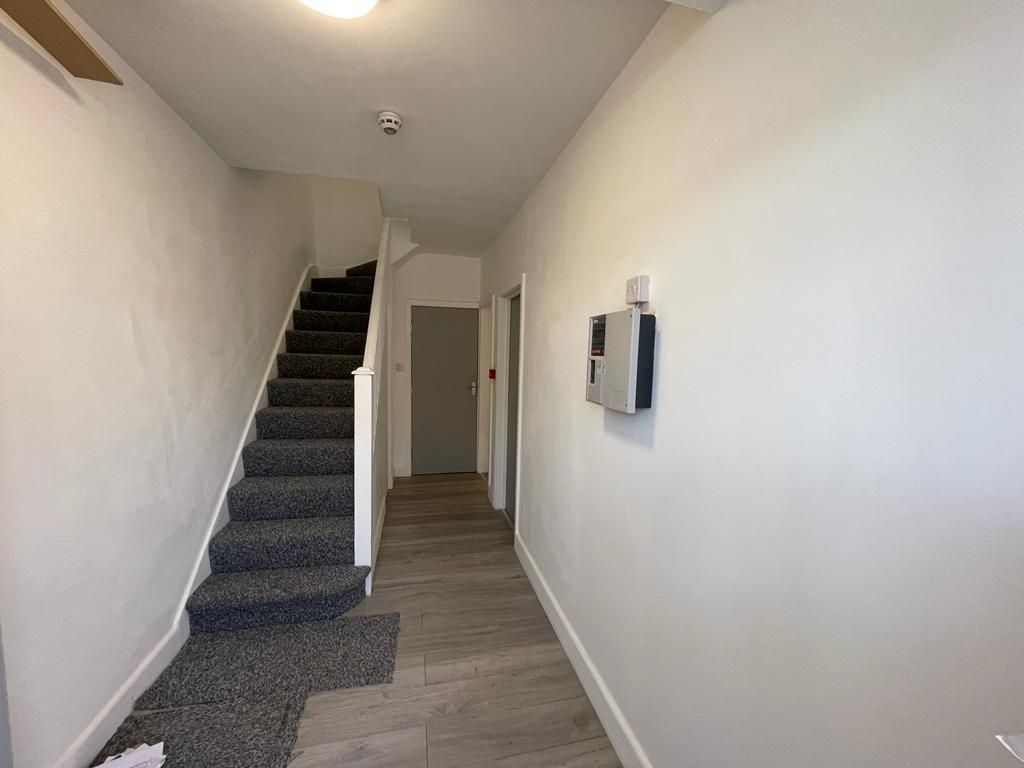 Property photo 3 of 4 Hallway.Jpeg