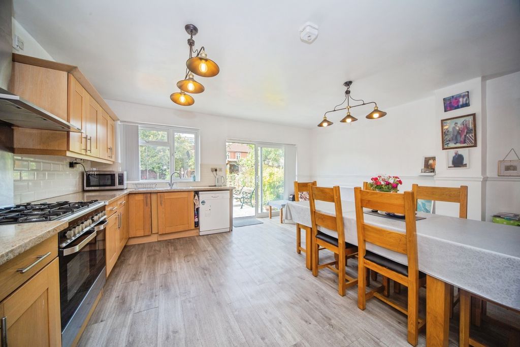 Property photo 2 of 20 Pbox-Img.Jpg