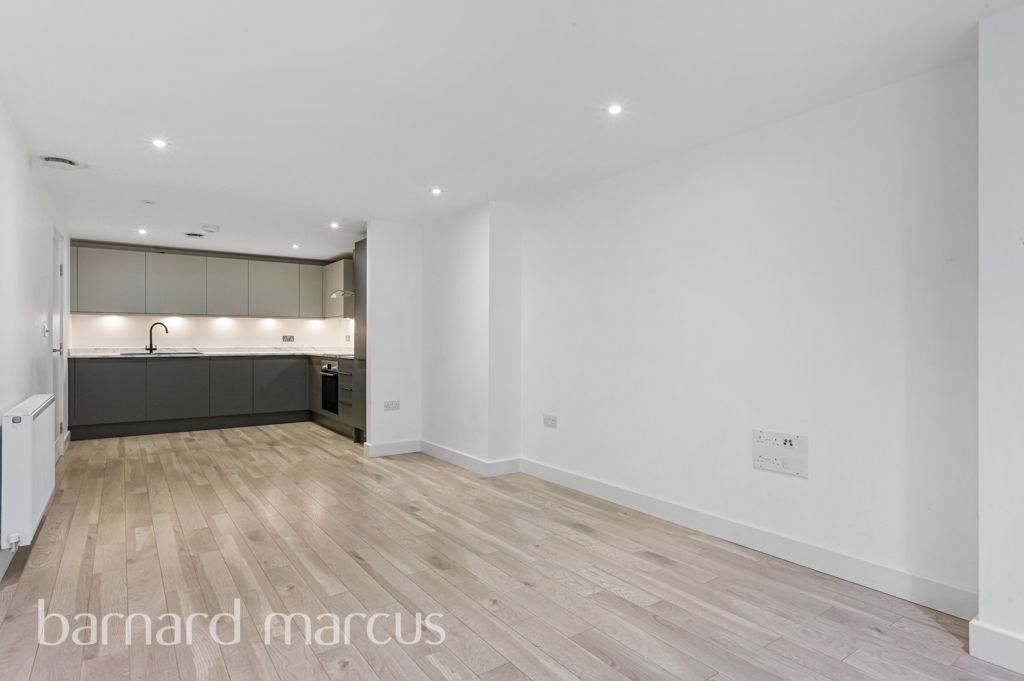 Property photo 3 of 8 Bedroom 1