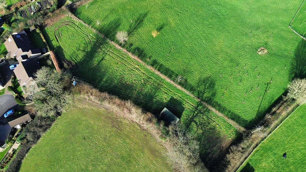 Property photo 2 of 7 d2Ab3Efb-16De-405A-93c6-3B2F68ee0834.Jpg