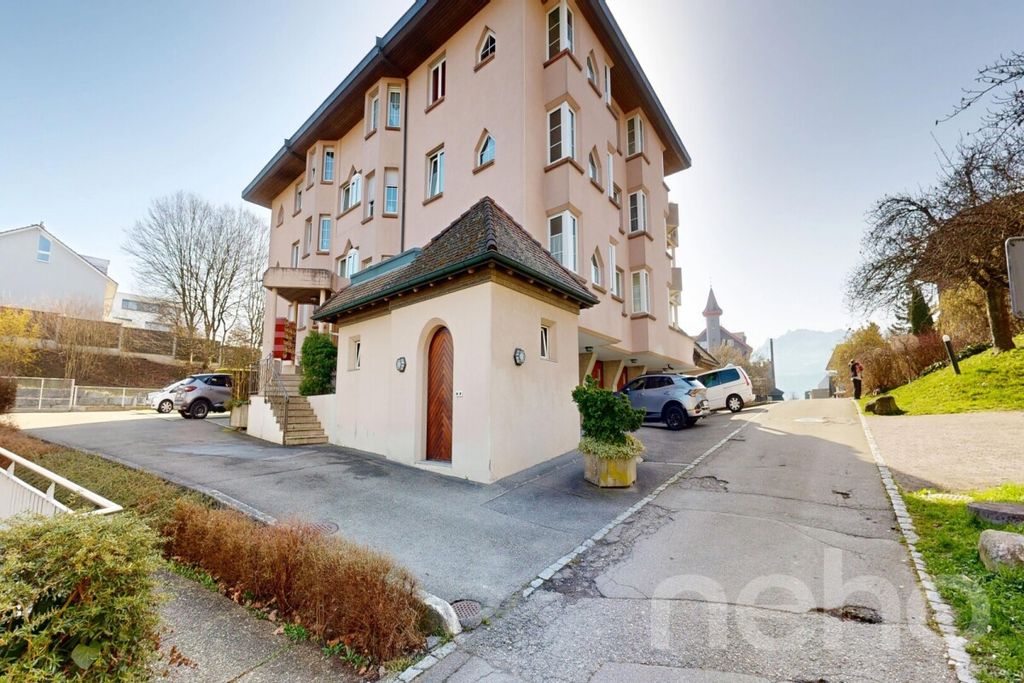 Property photo 2 of 12