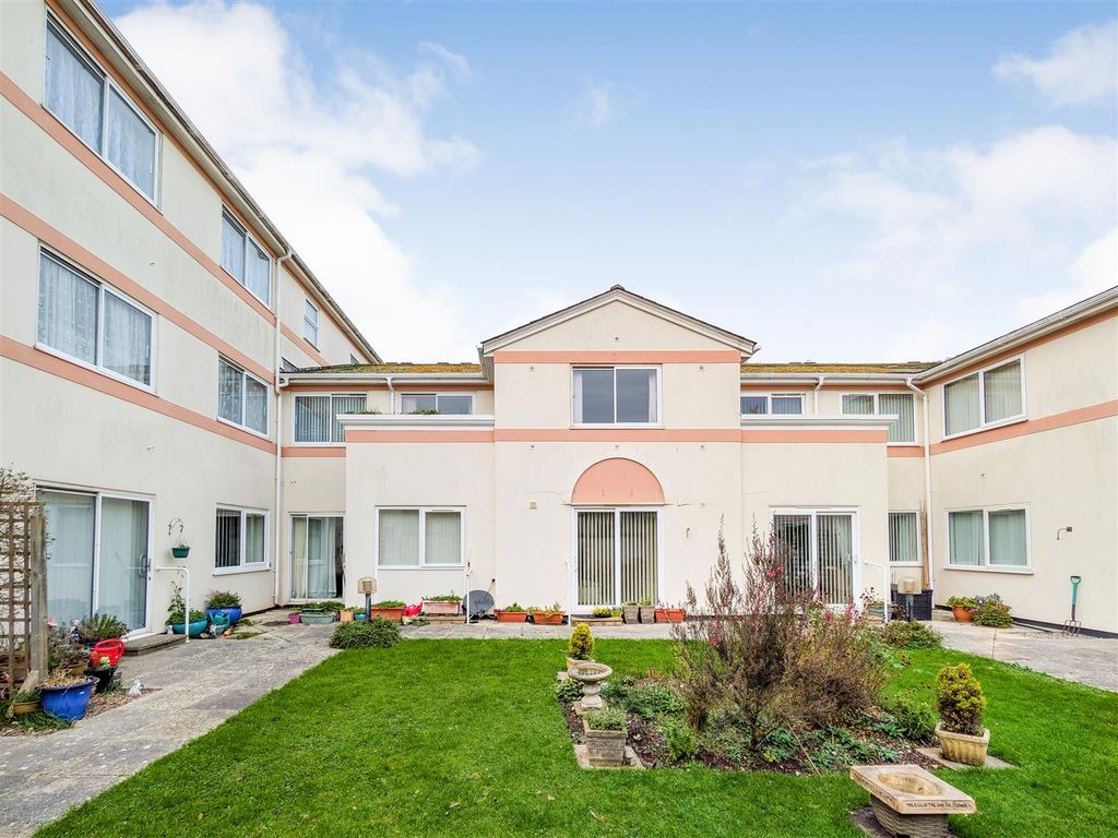 Property photo 3 of 25 Freehold &amp; Flat 3 Dawes Court, Fisher Street, Paig