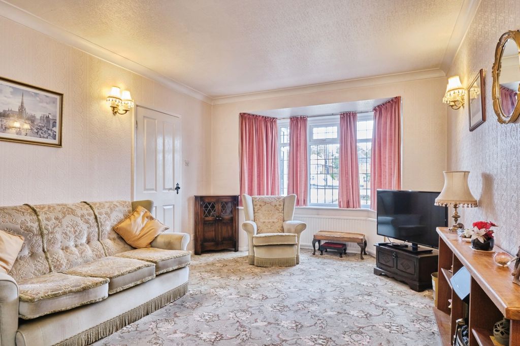 Property photo 2 of 16 Living Room