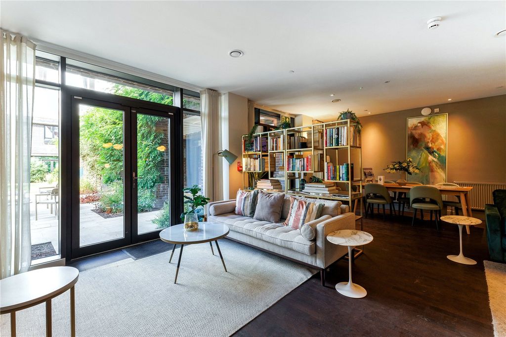 Additional image 15 of 1 bed flat for saleLeyton Road, Harpenden, Hertfordshire AL5