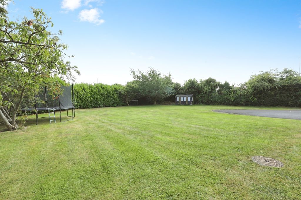 Property photo 3 of 26