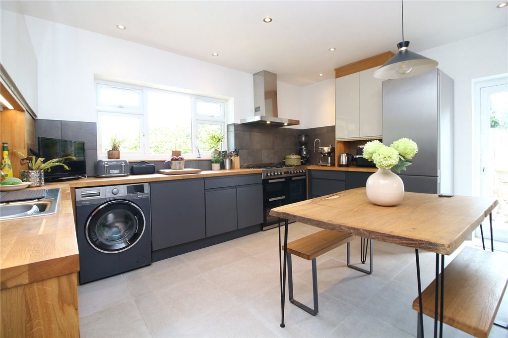Property photo 3 of 17 Picture No. 06
