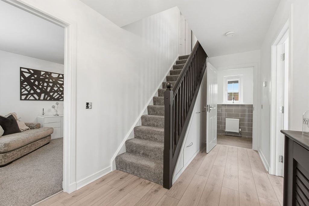 Property photo 3 of 23