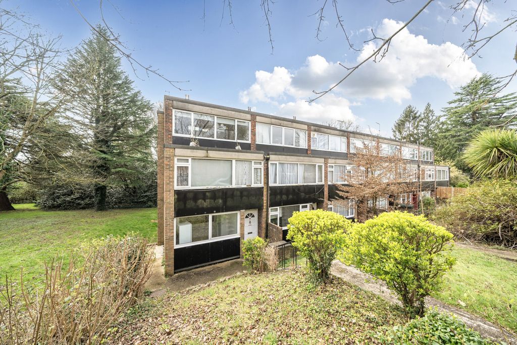 Property photo 2 of 11 1430035-2-69B8006...