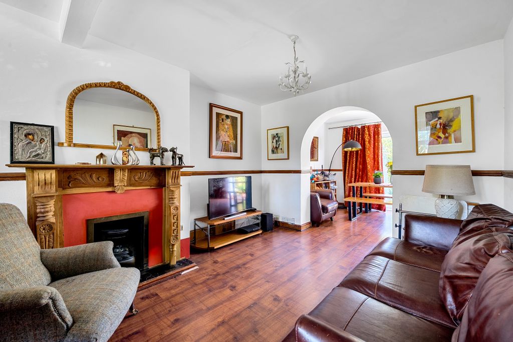 Property photo 2 of 13