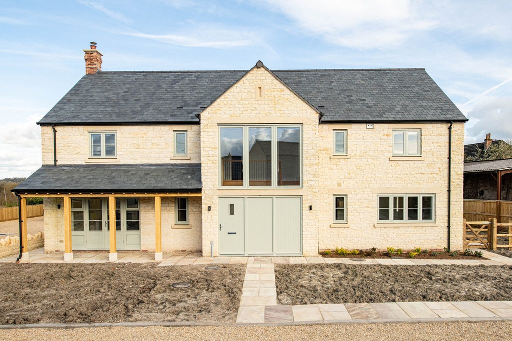 Property photo 1 of 21