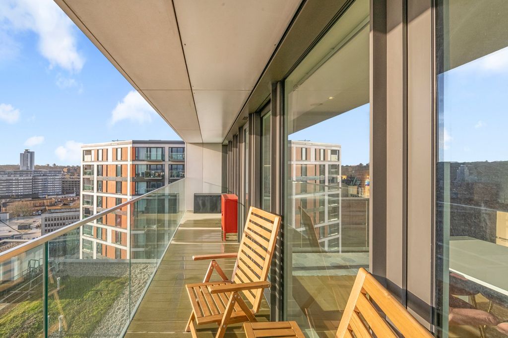 Property photo 2 of 19