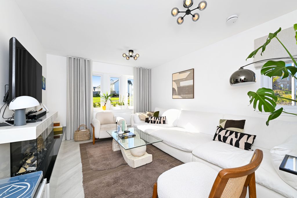 Property photo 2 of 19 Property Image 2