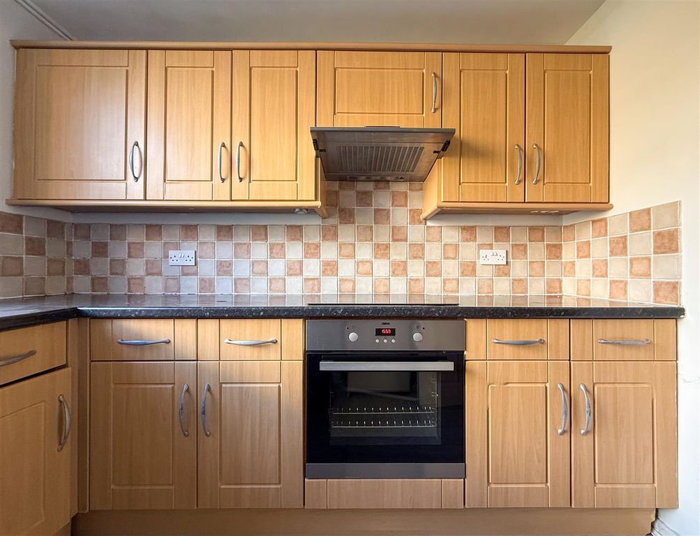 Property photo 2 of 7 Mxcln6Umx22Uidyykpd3_Irq.Jpg