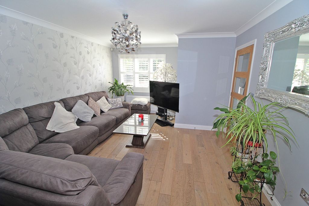 Property photo 2 of 11 5225713